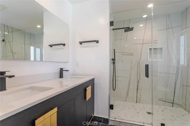 10425 Pinyon Avenue, Tujunga, California 91042