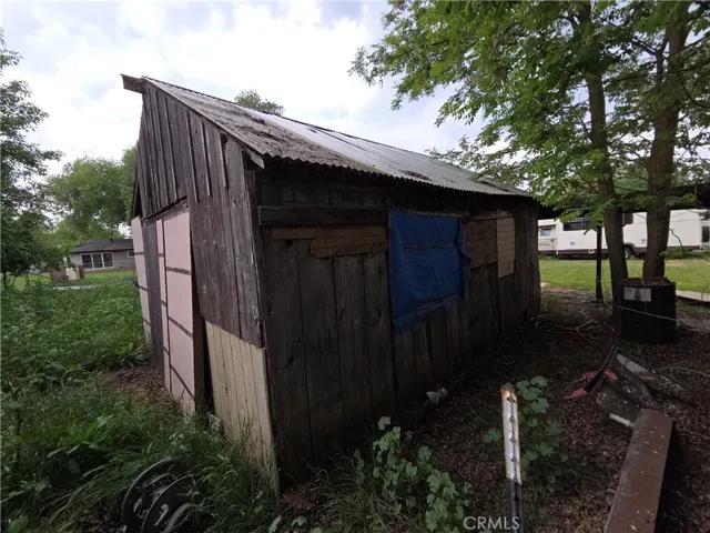 South and East side of Single Car Detached Garage.
