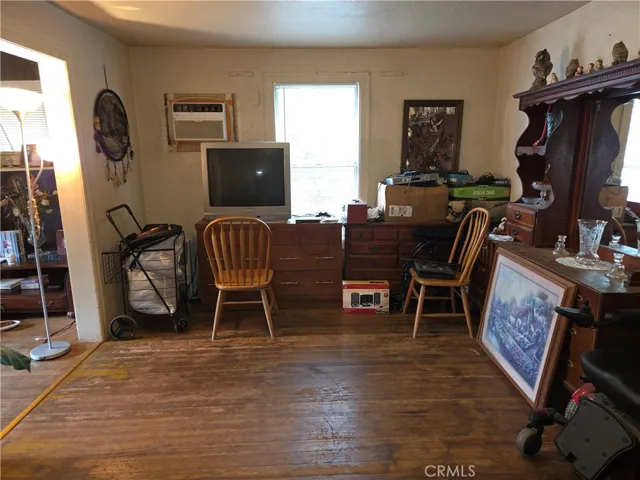 Dinning room looking South.