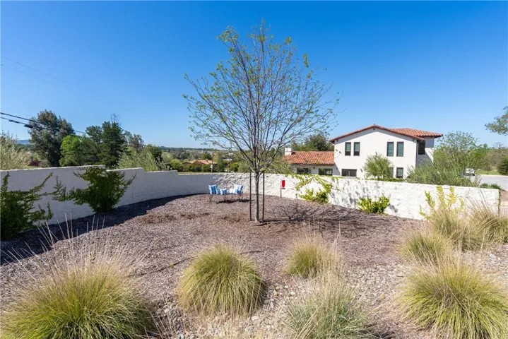9300 Via Castillo, Atascadero, California 93422