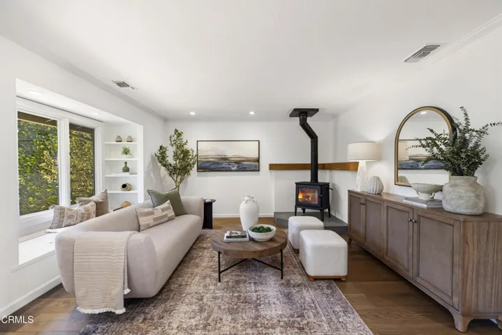 2485 Park St Web-38