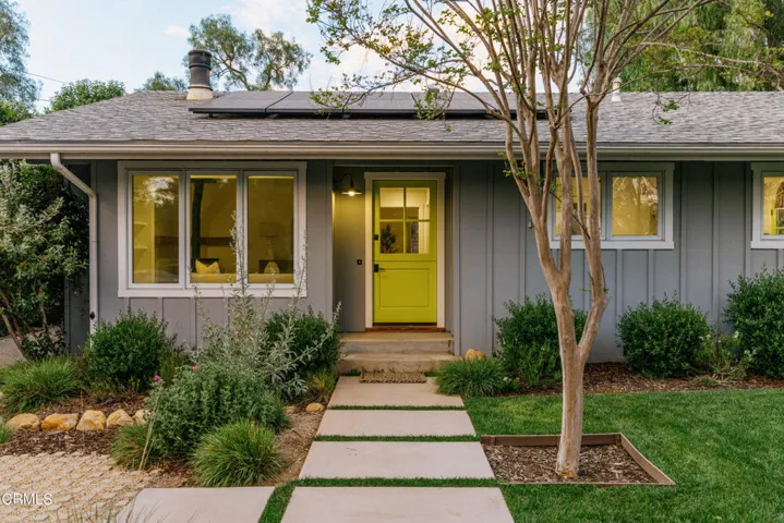 2485 Park St Web-31