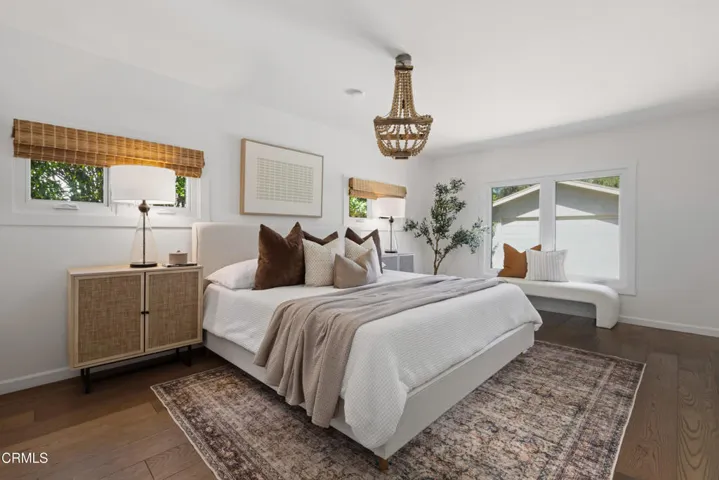 2485 Park St Web-10