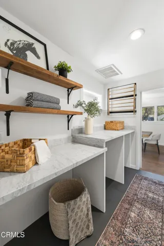 2485 Park St Web-43