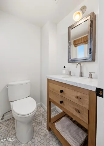2485 Park St Web-14