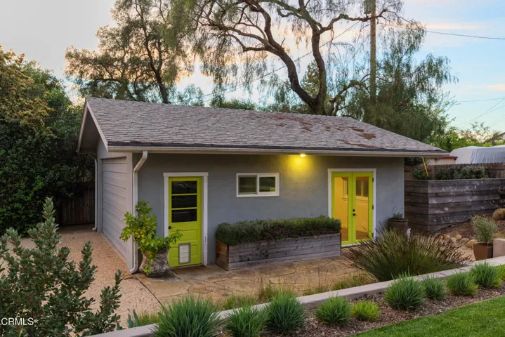 2485 Park St Web-33