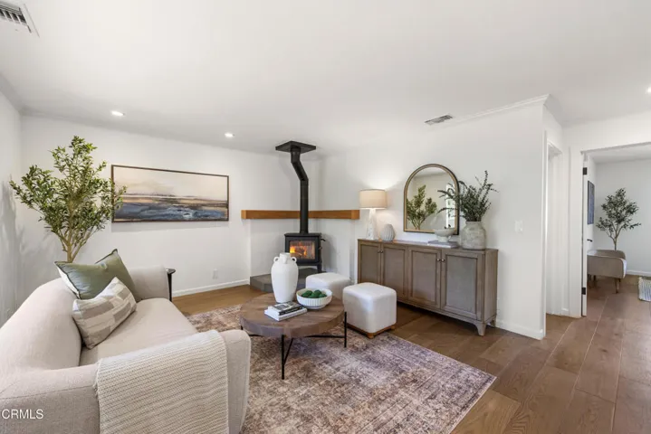 2485 Park St Web-39