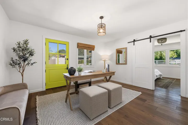 2485 Park St Web-12