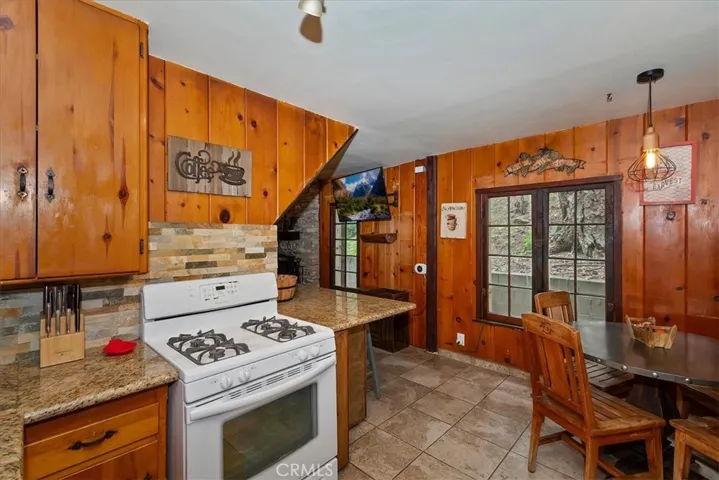 770 Cottage Grove, Lake Arrowhead, California 92352