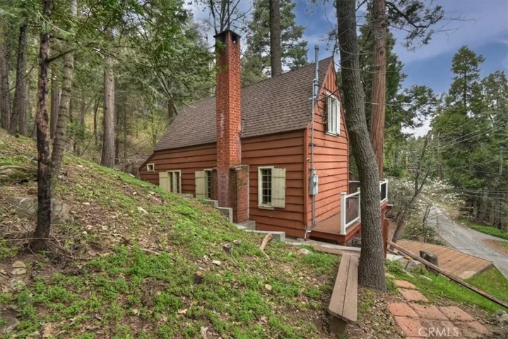 770 Cottage Grove, Lake Arrowhead, California 92352