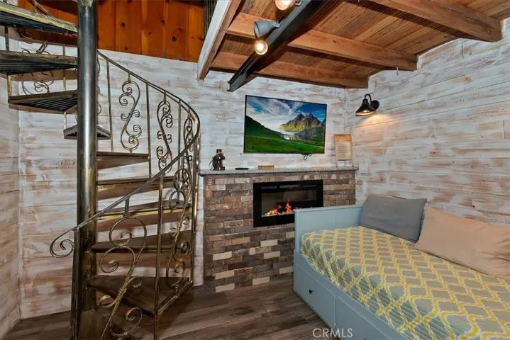 770 Cottage Grove, Lake Arrowhead, California 92352