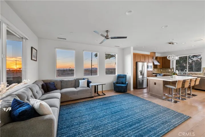 1068 Hampton, Costa Mesa, California 92627