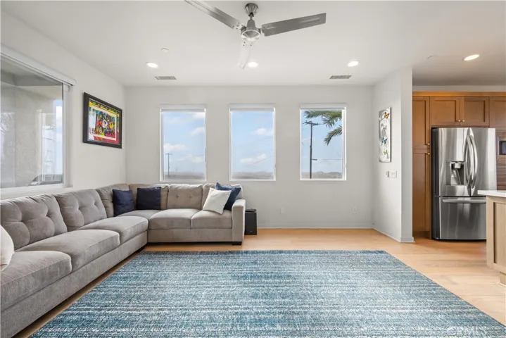 1068 Hampton, Costa Mesa, California 92627