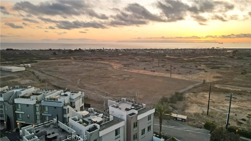 1068 Hampton, Costa Mesa, California 92627