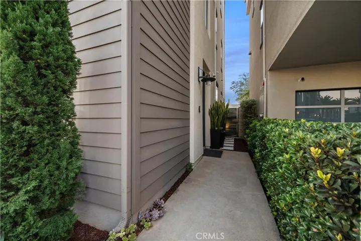 1068 Hampton, Costa Mesa, California 92627