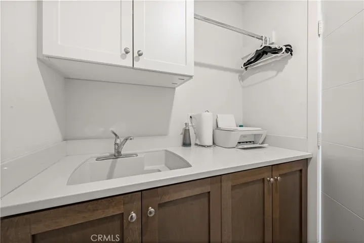 1068 Hampton, Costa Mesa, California 92627