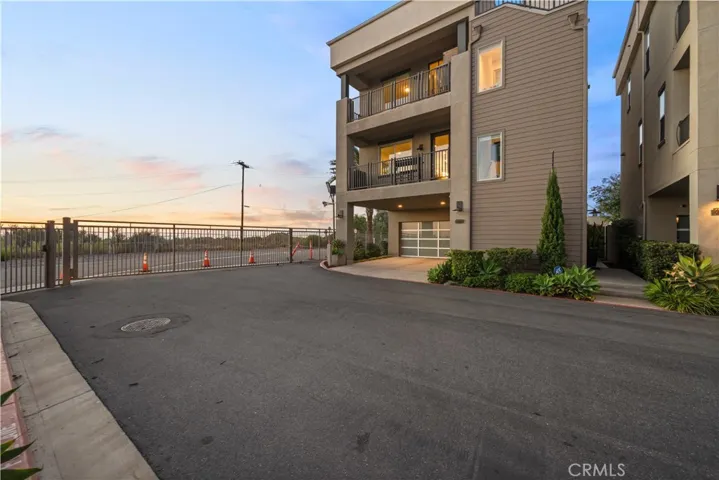 1068 Hampton, Costa Mesa, California 92627