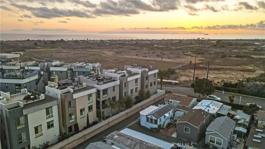 1068 Hampton, Costa Mesa, California 92627