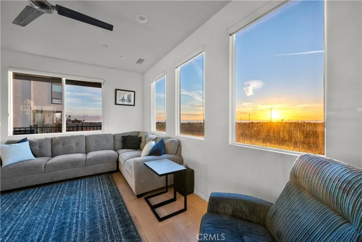 1068 Hampton, Costa Mesa, California 92627