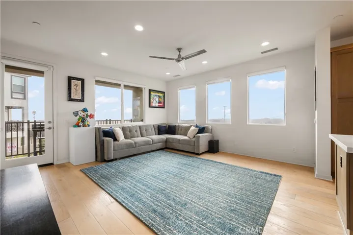 1068 Hampton, Costa Mesa, California 92627