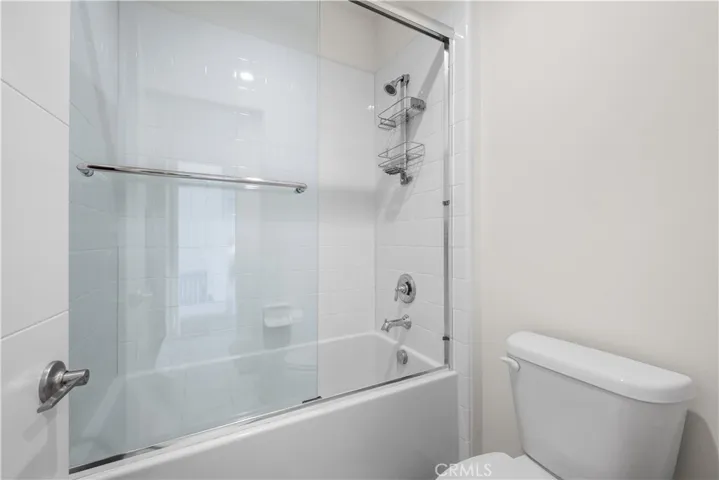 1068 Hampton, Costa Mesa, California 92627