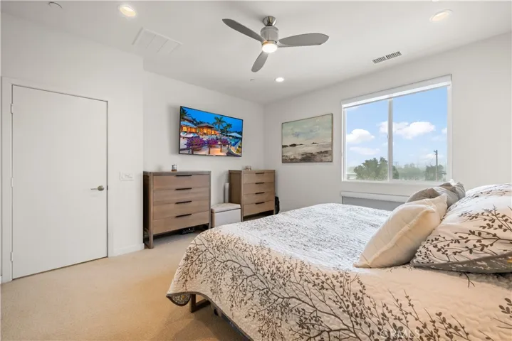 1068 Hampton, Costa Mesa, California 92627