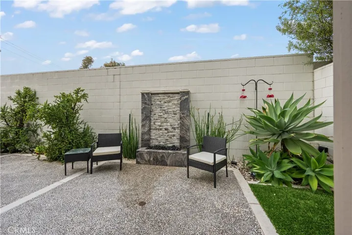 1068 Hampton, Costa Mesa, California 92627