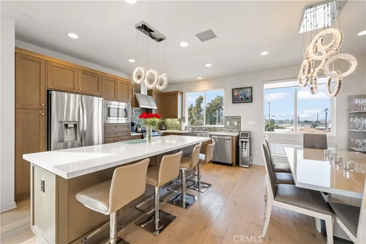 1068 Hampton, Costa Mesa, California 92627