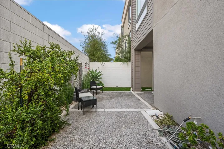 1068 Hampton, Costa Mesa, California 92627