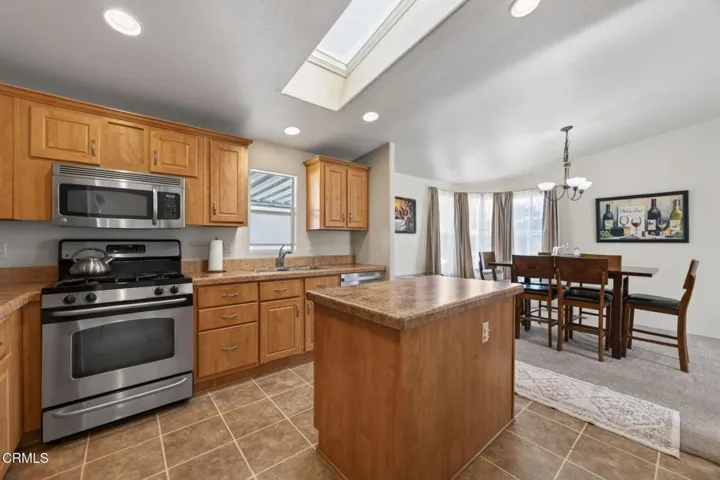 3-web-or-mls-UpmarketMedia-57Via-023