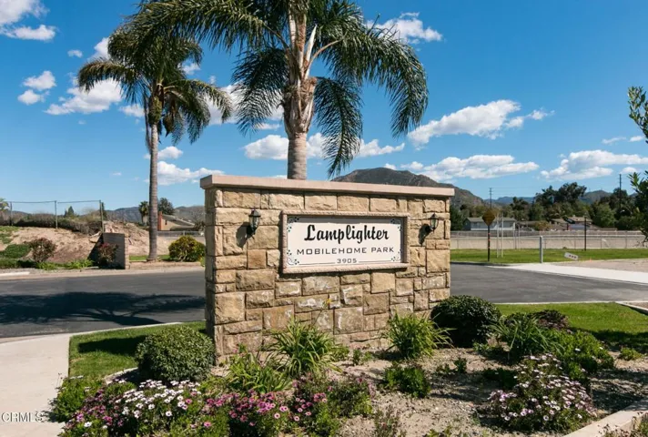 15-web-or-mls-UpmarketMedia_LampLighterM