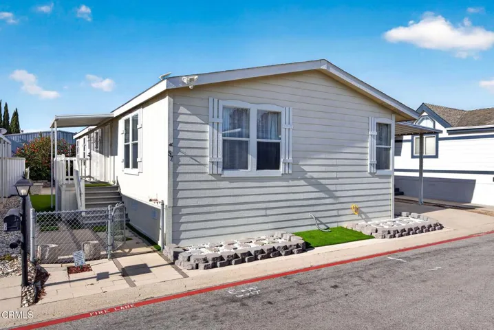 1-web-or-mls-UpmarketMedia-57Via-029