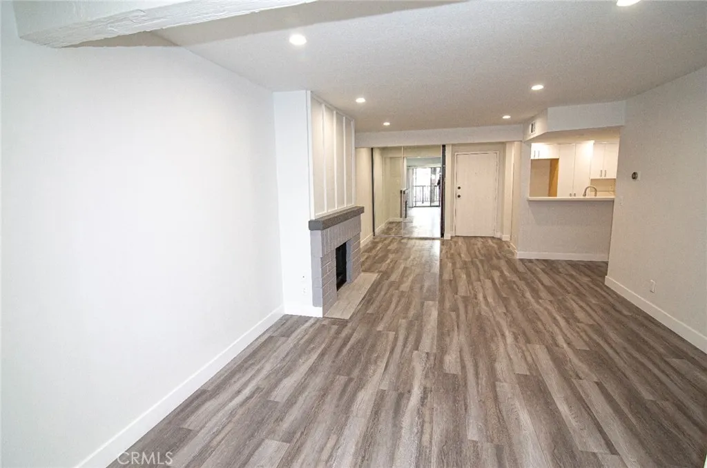 6275 Canoga Avenue 73, Woodland Hills, California 91367 — photo 4