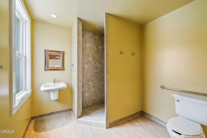 Suite C - Full Bathroom
