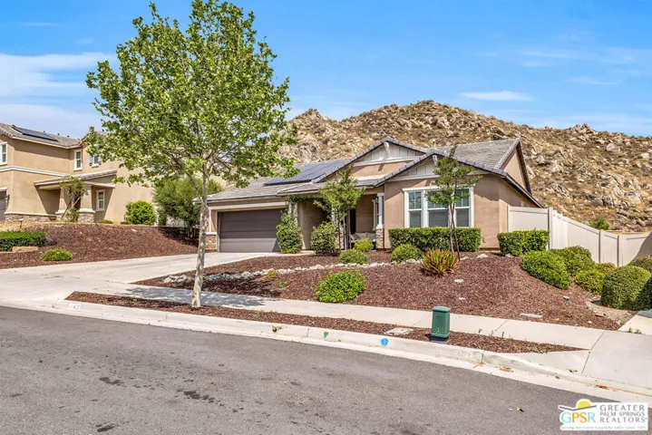 743 Pooish Avenue, San Jacinto, California 92582