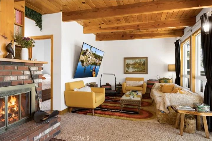 39563 Raccoon Drive, Fawnskin, California 92333