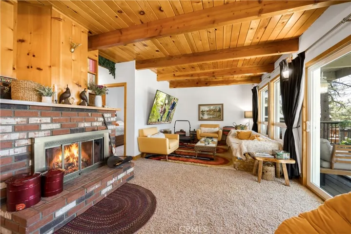 39563 Raccoon Drive, Fawnskin, California 92333