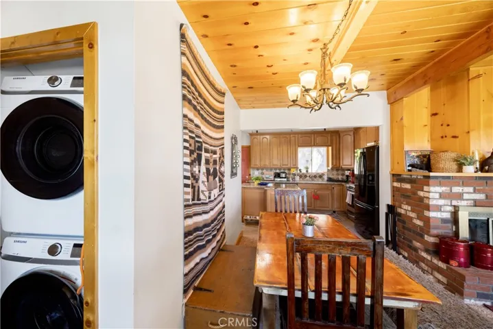 39563 Raccoon Drive, Fawnskin, California 92333