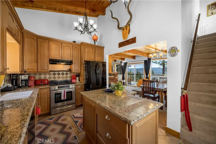 39563 Raccoon Drive, Fawnskin, California 92333