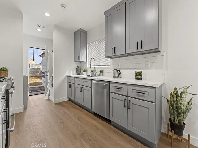 Main House - Kitchen Area