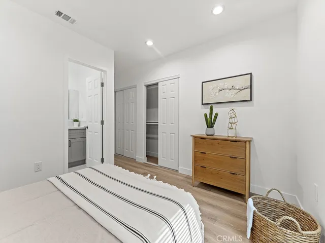 Main House - Bedroom #1