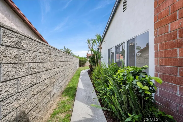 2845 Roncador, Riverside, California 92503