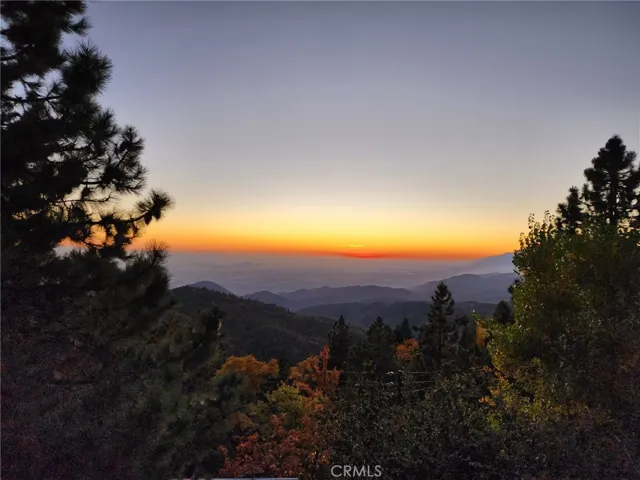 1960 Willow Drive, Running Springs, California 92382