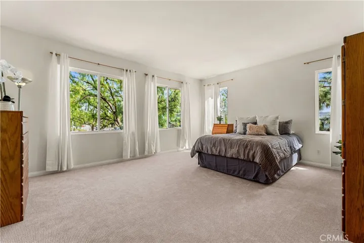 MASSIVE PRIMARY ENSUITE WITH LOTS OF NATURAL LIGHT AND DOUBLE DOOR ENTRY