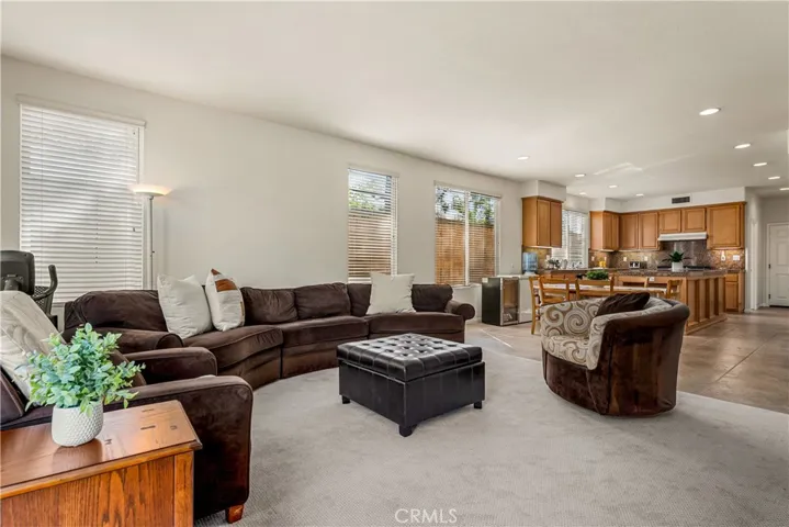 EXCELLENT GREAT ROOM!