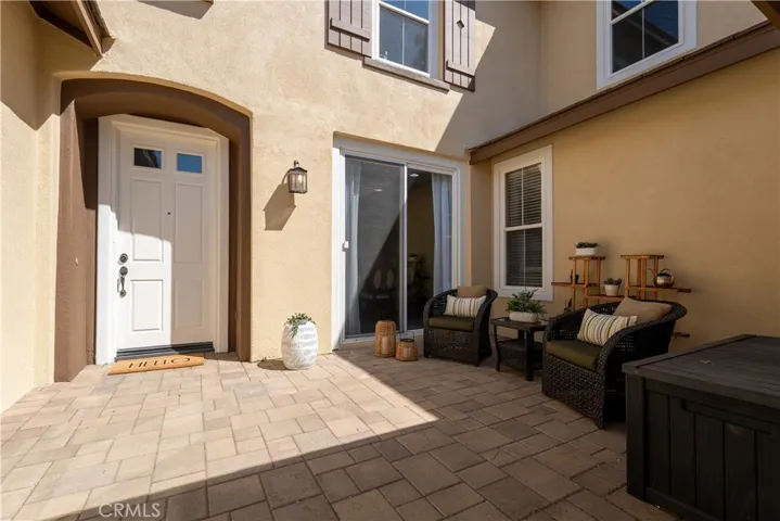 Front private courtyard accessed directly from formal dining room - great extension to your entertaining space or kid playing area