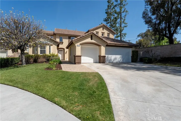 3 CAR GARAGE WITH OVERSIZED DRIVEWAY ON CUL DE SAC