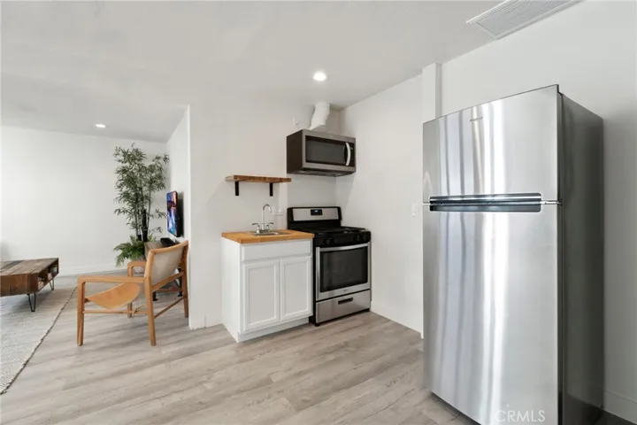 555 E 3rd, Long Beach, California 90802