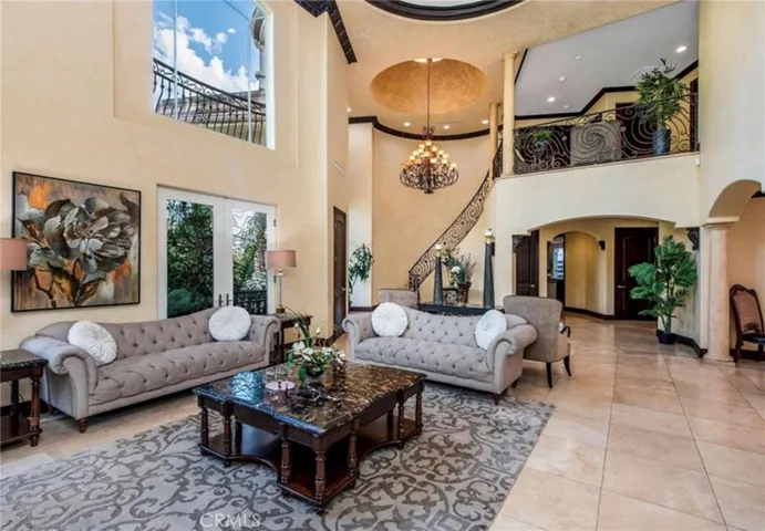 Extraordinary living room for entertaining and relaxing