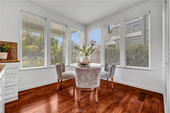 Kitchen dining area